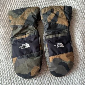 The North Face Camouflage Mittens - Green and Black
